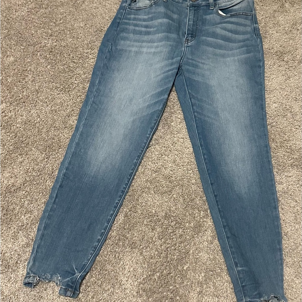 KanCan Distressed Blue Cropped Jeans